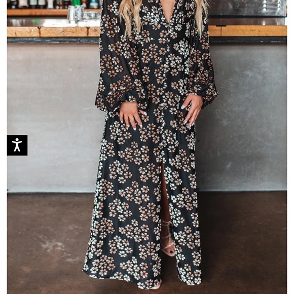 Brand new Buddy Love Darby Button Front V-Neck Maxi Dress - sold out online! - Picture 2 of 3